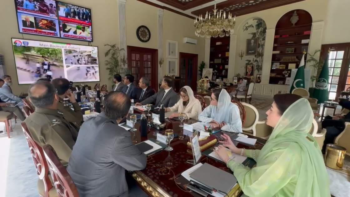 ستھرا پنجاب کی گاڑیوں