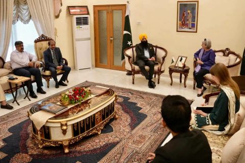 وزیر امور اقلیت سردار رمیش سنگھ اروڑہ